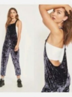 Urban Outfitters Crushed Velvet Dungaree Jumpsuit - Black Small